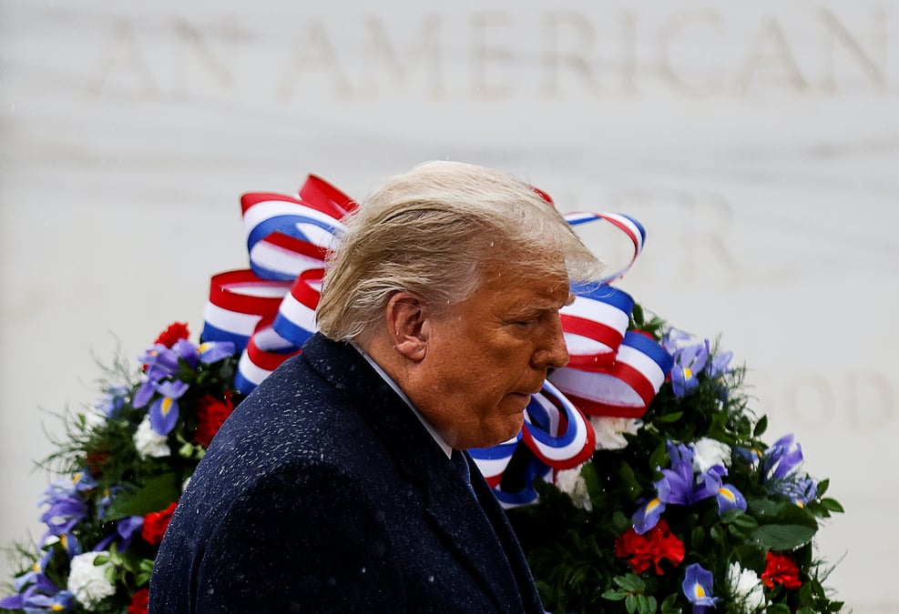 Trump dit qu'il fera "ce qui est juste" une fois tous les votes comptes, selon un proche