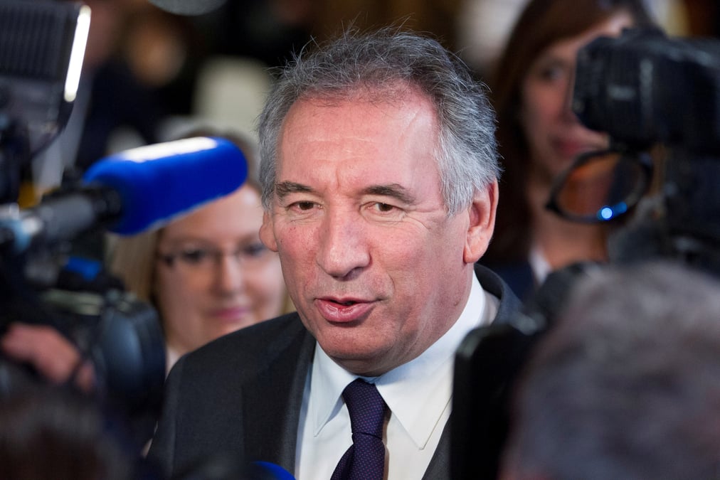 Francois bayrou propose une "banque" de parrainages pour la presidentielle