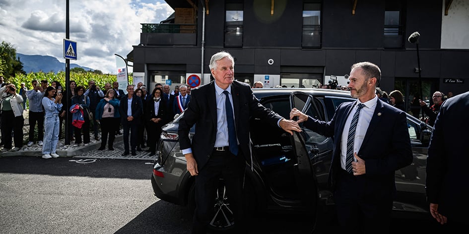 Le Premier ministre à son arrivée à Entrelacs (Savoie), où il a visité la maison France Services de la commune, le 12 septembre.