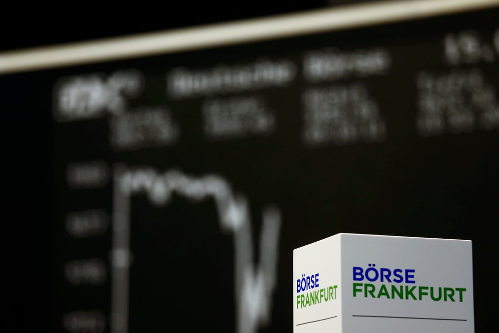 Les bourses europeennes repassent dans le vert a mi-seance