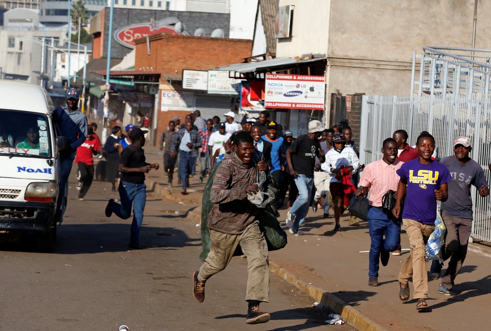 Majorite qualifiee pour la zanu-pf au parlement, des heurts a harare