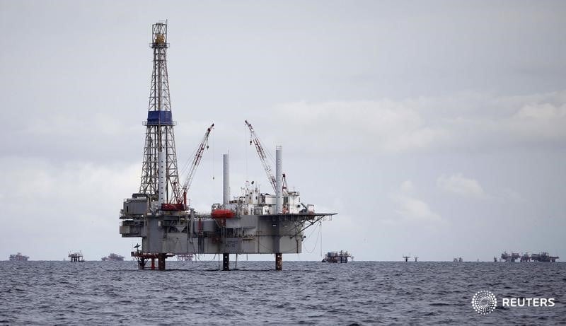 L'offre de l'opep devrait etre excedentaire en 2017