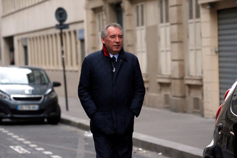 Legislatives: bayrou conteste les choix de l'equipe macron