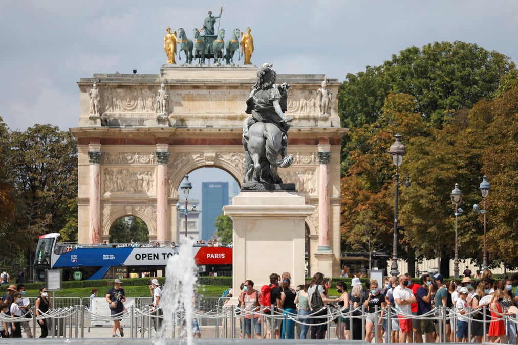 Coronavirus: le port du masque elargi en vigueur a paris et marseille