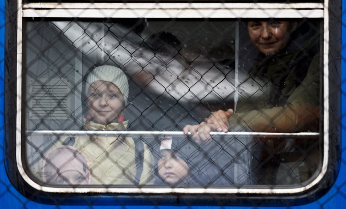 Ukraine: 4.532 personnes evacuees samedi via les couloirs humanitaires