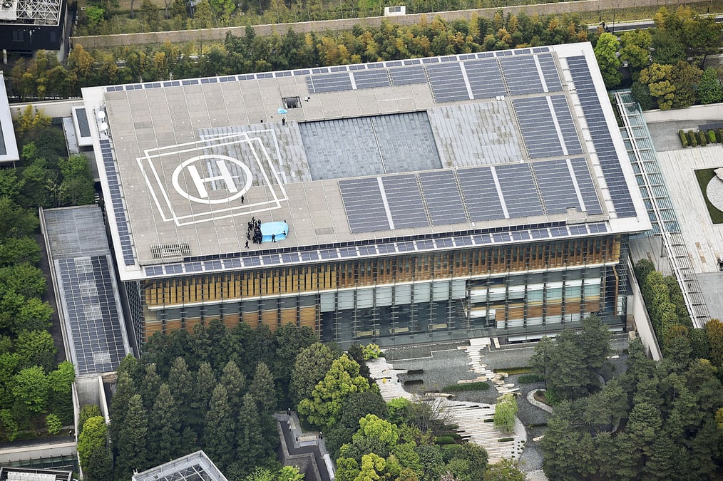 Un drone legerement radioactif se pose sur le toit de la residence du premier ministre japonais, a tokyo