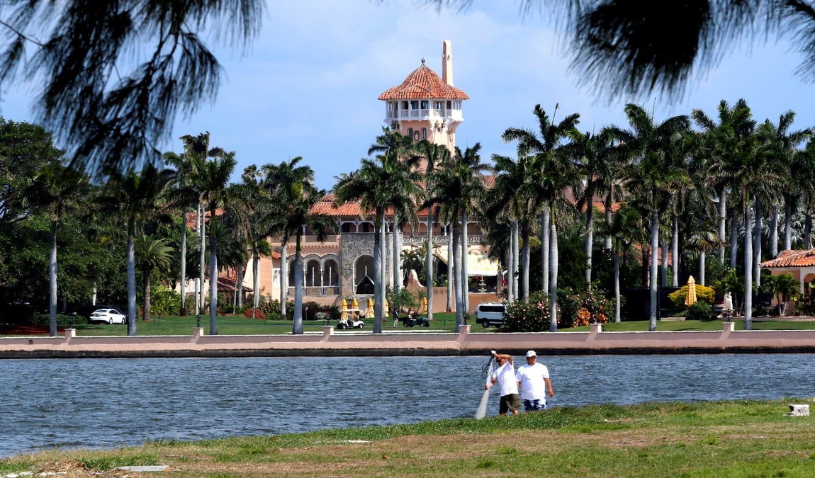 Le congres va examiner les voyages en floride de trump