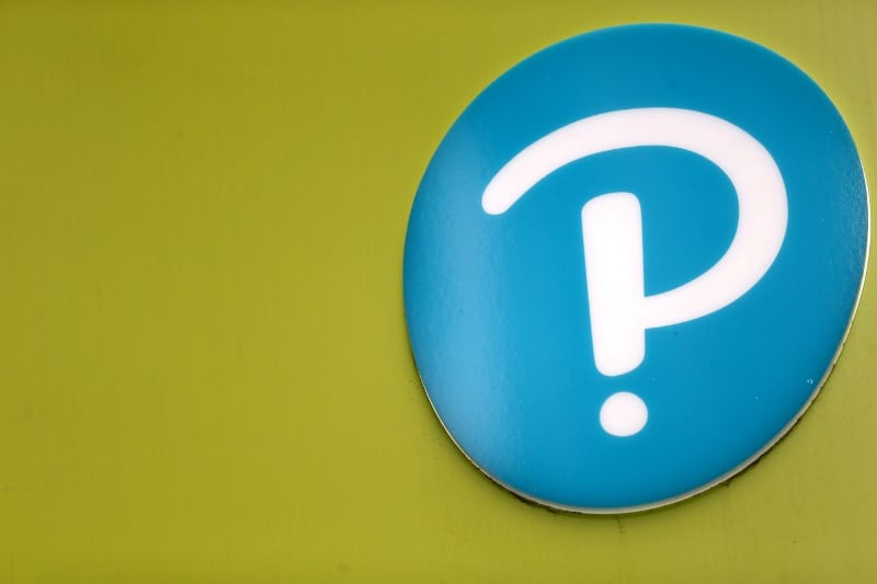 Pearson rassure sur son benefice et envisage une cession