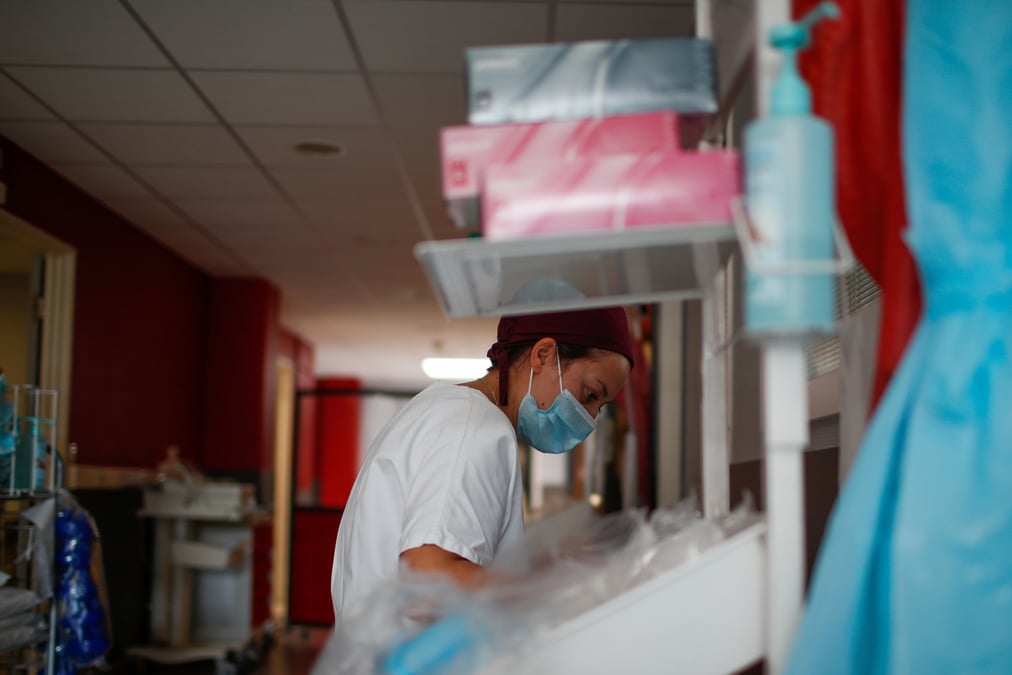 Plus de 9.500 contaminations au coronavirus relevees en 24 heures