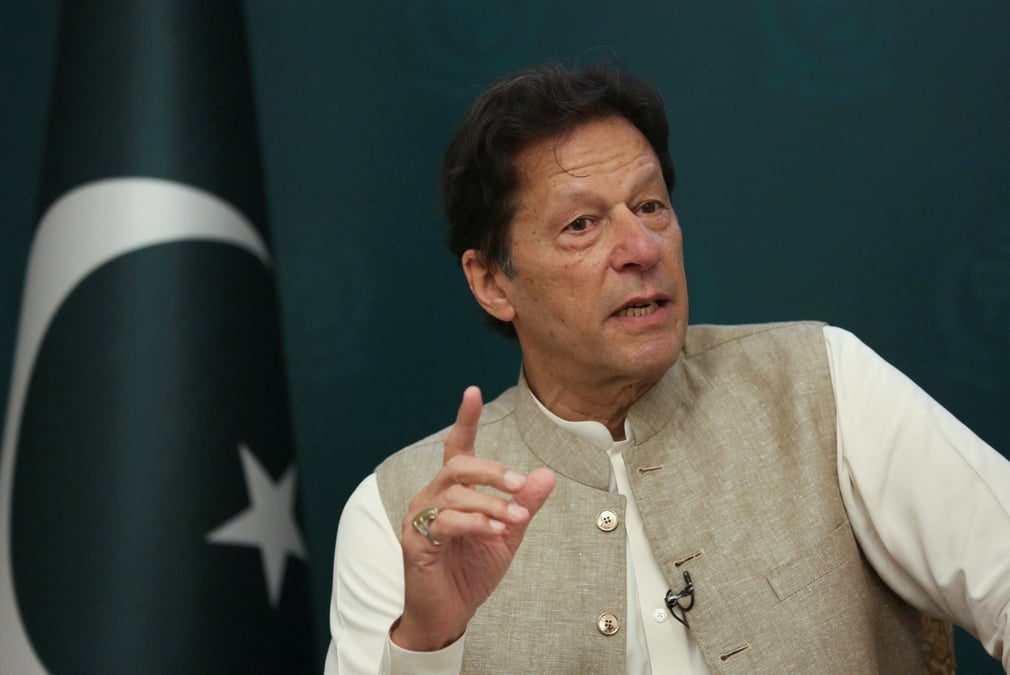 Pakistan: le premier ministre imran khan renverse par une motion de censure
