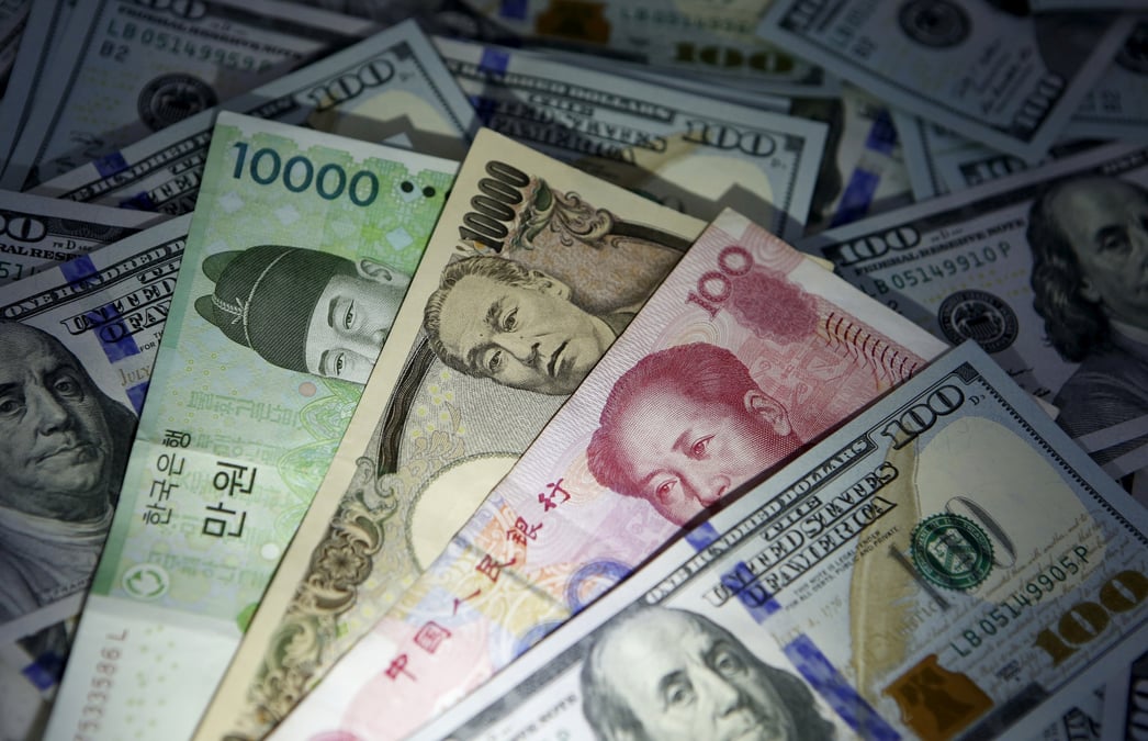 La chine reduit les reserves de change des banques en soutien au yuan