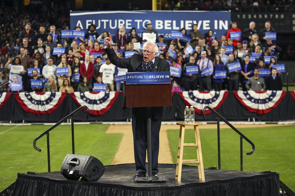 Bernie sanders reduit l'ecart face a hillary clinton