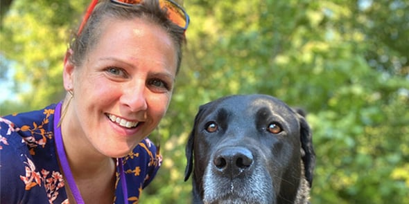 La plateforme EmmeneTonChien.com recense les hébergements et activités de vacances “dog friendly”.