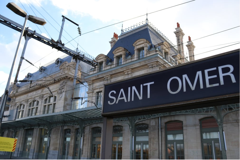 La gare-cathédrale de 3.000 m² Saint-Omer accueille 300 m² de coworking et de fablab.