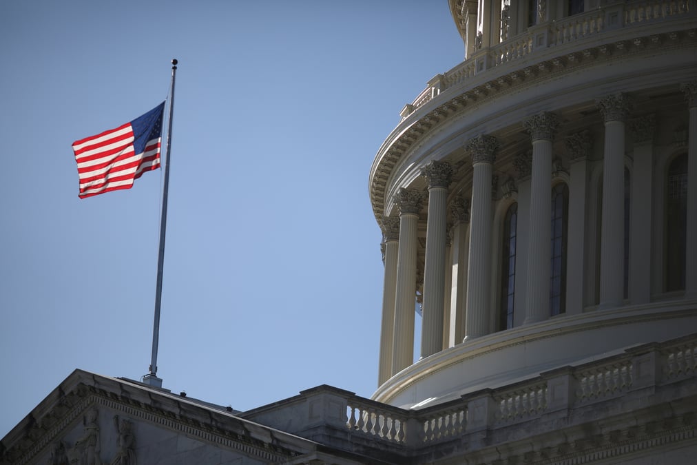 Washington suspend les represailles douanieres prises a l'encontre de paris