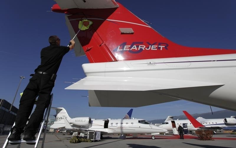 Bombardier suspend le projet learjet 85 et abaisse ses previsions