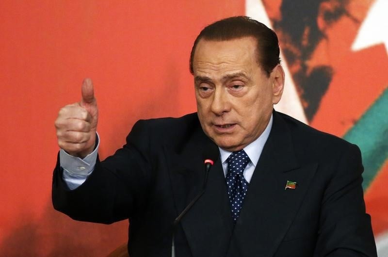 Silvio berlusconi retrouve sa liberte de mouvement