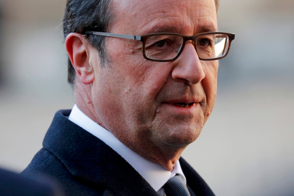 La candidature de hollande toujours en attente