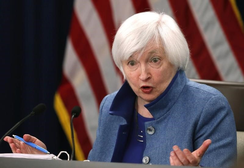 Yellen juge "imprudent" de laisser l'economie s'"echauffer"