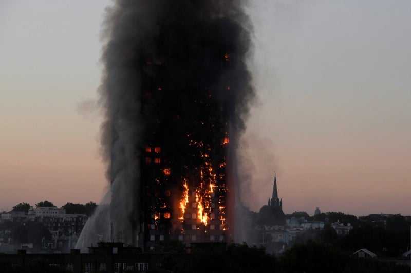 L'incendie de londres pourrait avoir fait 65 morts, selon le sun