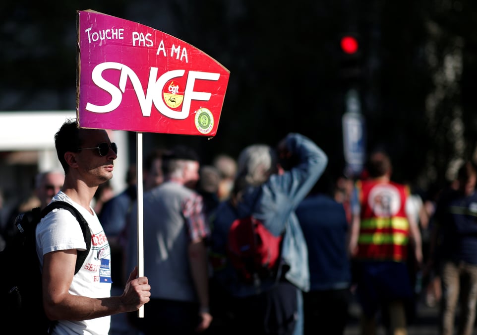 Une majorite de francais toujours opposee a la greve sncf