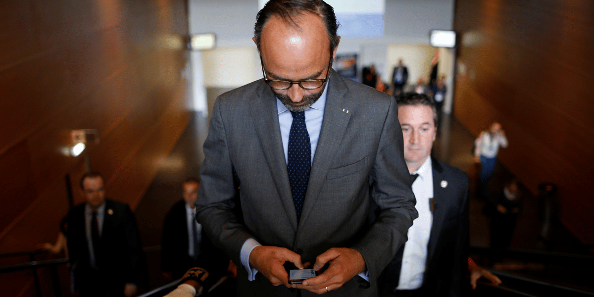 Edouard philippe defend sa politique de taxation des carburants