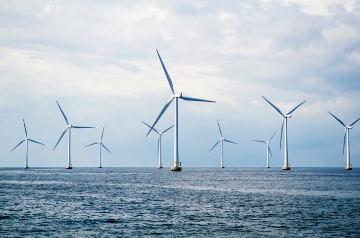 Cinq à dix éoliennes flottantes envisagées en Méditerranée