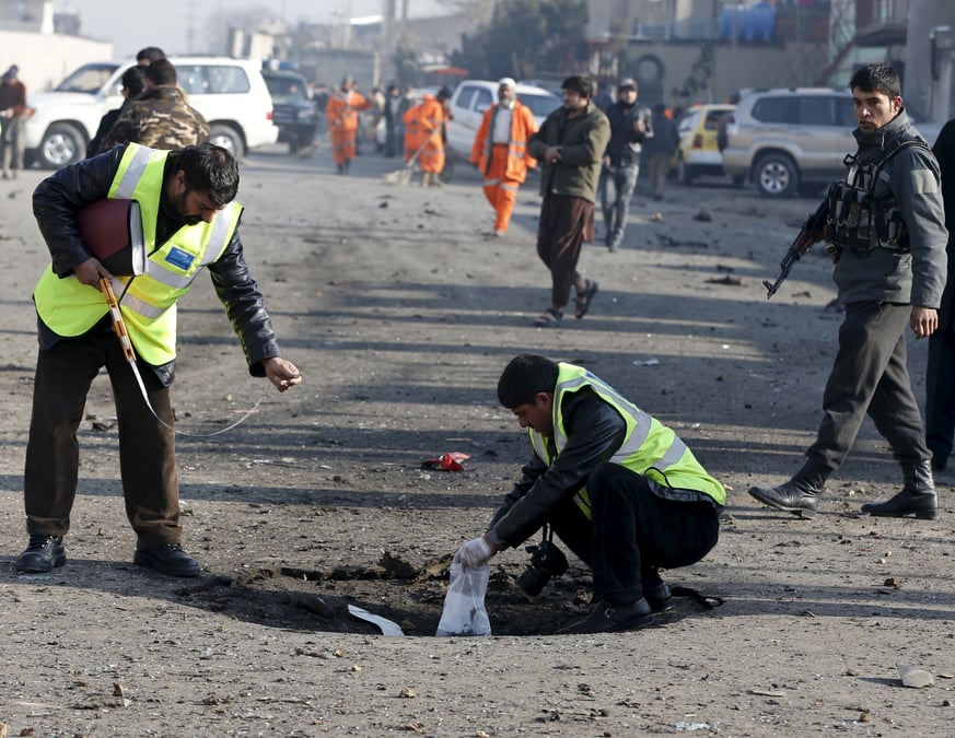 Au moins un mort et 13 blesses dans un attentat a kaboul