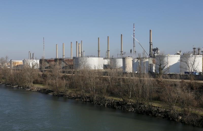 Reconduction de la greve a la raffinerie total de feyzin