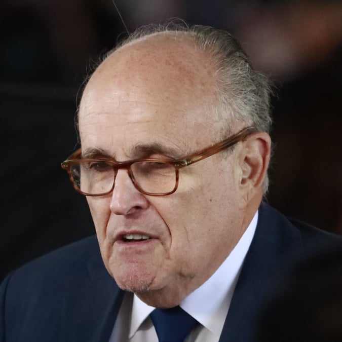Trump a rembourse les 130.000 dollars verses a une actrice porno declare giuliani