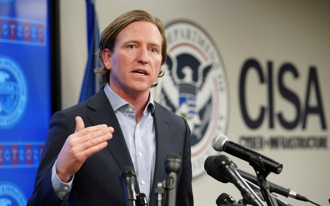 L'ex-patron de la cybersecurite poursuit l'equipe de campagne de trump en justice