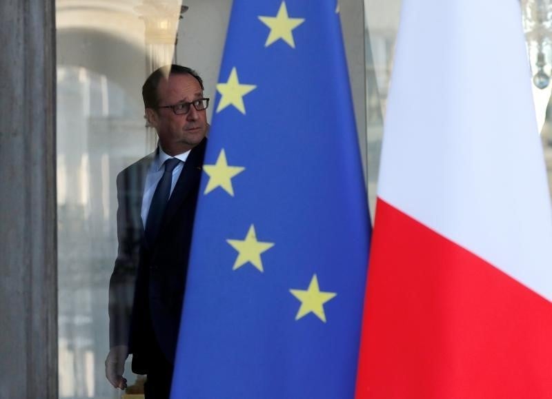 Hollande exprime ses regrets aux magistrats
