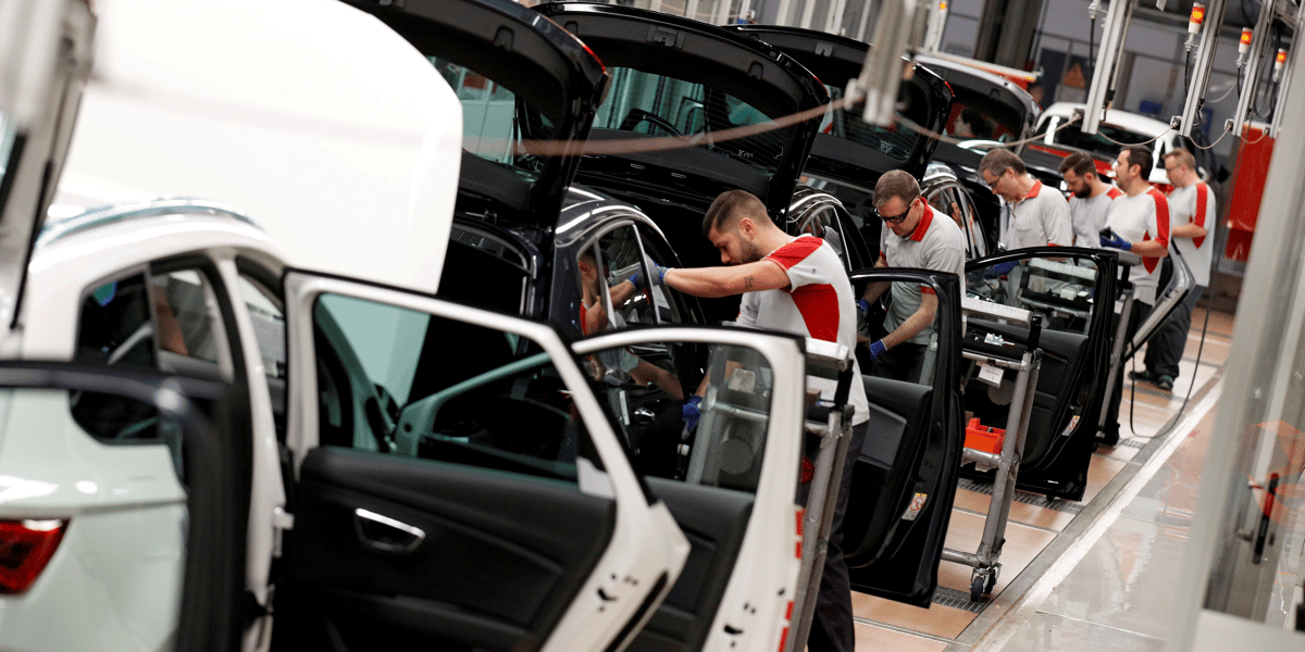 Le marche automobile europeen a continue de baisser en mars, selon l'acea