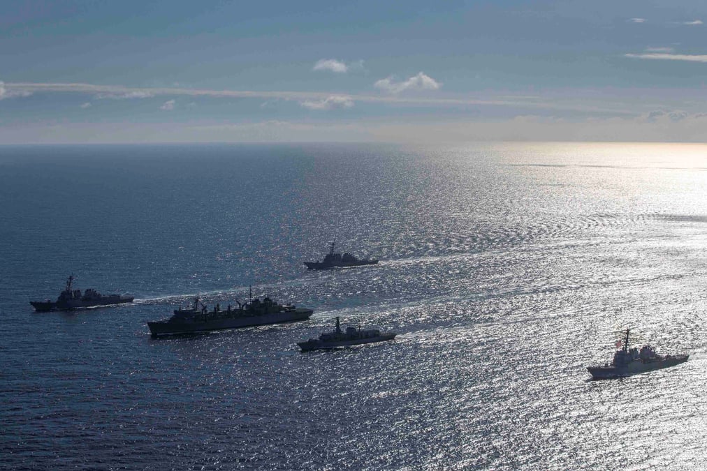L'us navy ne veut pas de bateau a moins de 100 metres de ses navires