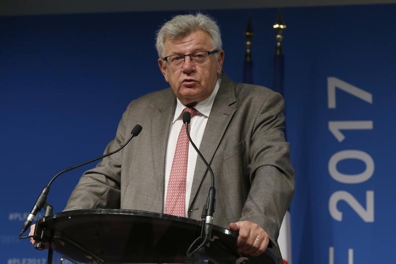 France: pas de repit dans la polemique sur la taxe sur les dividendes