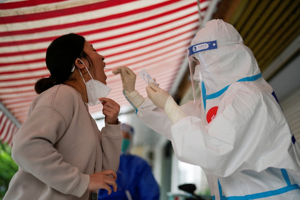 Coronavirus: campagne de depistage a shanghai, pekin suspend des services de taxi
