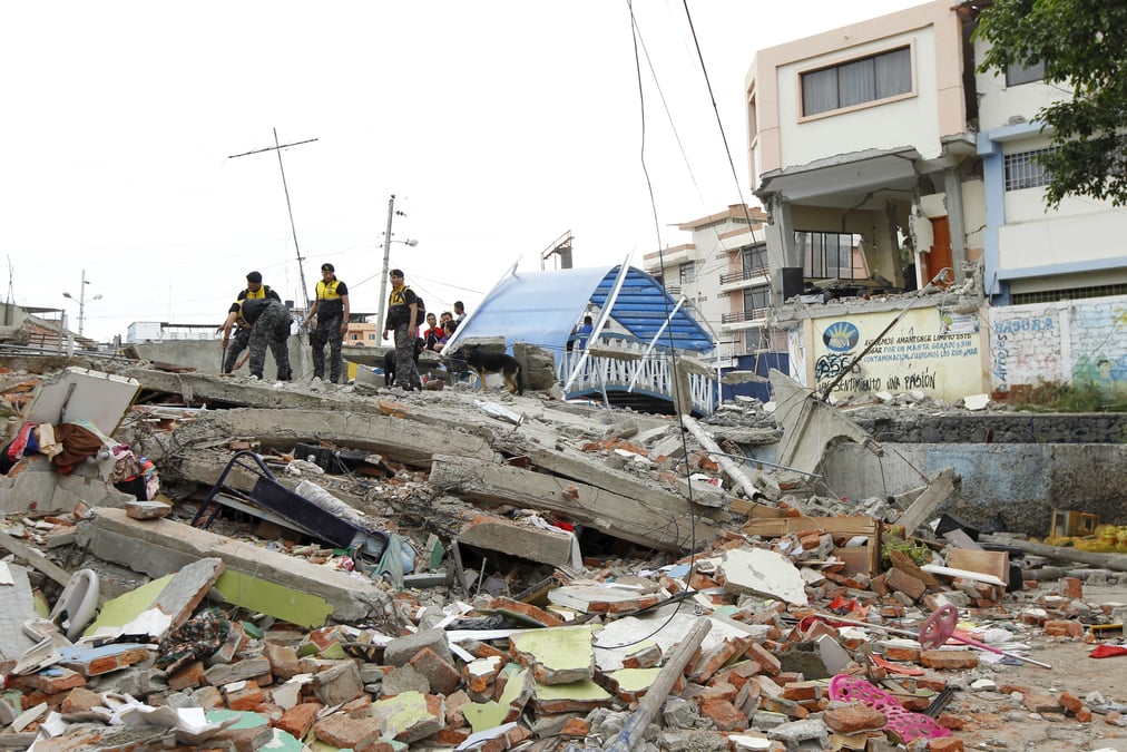 Le seisme en equateur a fait au moins 233 morts