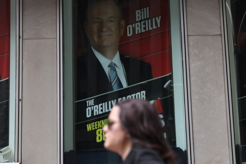 Bill o'reilly, animateur vedette de fox news, quitte la chaine