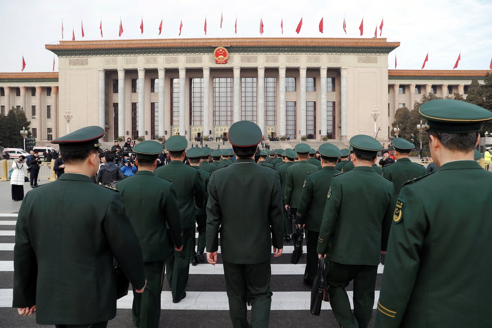 La chine defend la hausse de ses depenses militaires
