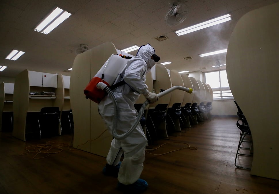 Coronavirus: l'oms recommande une "vigilance extreme" dans la levee des confinements