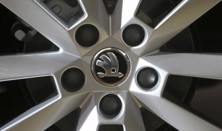 Les syndicats de skoda acceptent une hausse des salaires de 12%