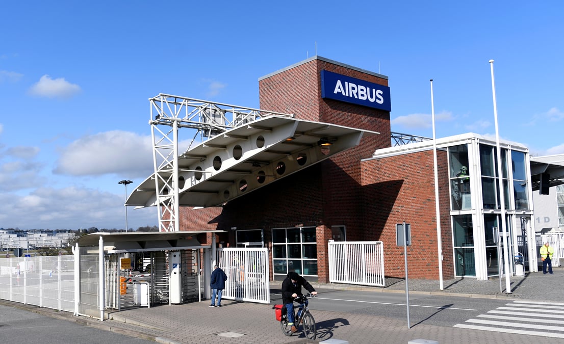 Environ 500 salaries d'airbus en quarantaine apres des cas de covid-19 dans l'usine de hambourg