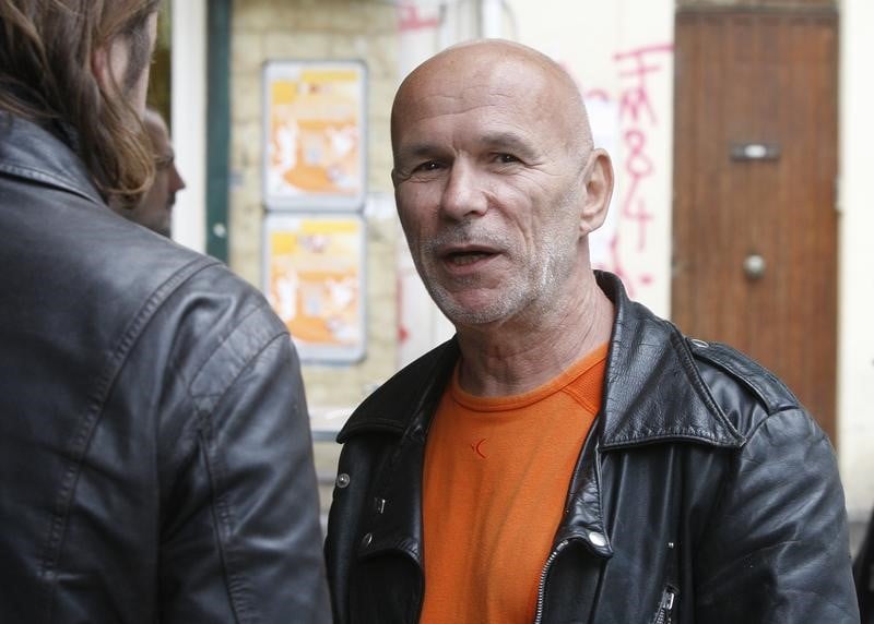 Peine aggravee pour rouillan, pour apologie du terrorisme