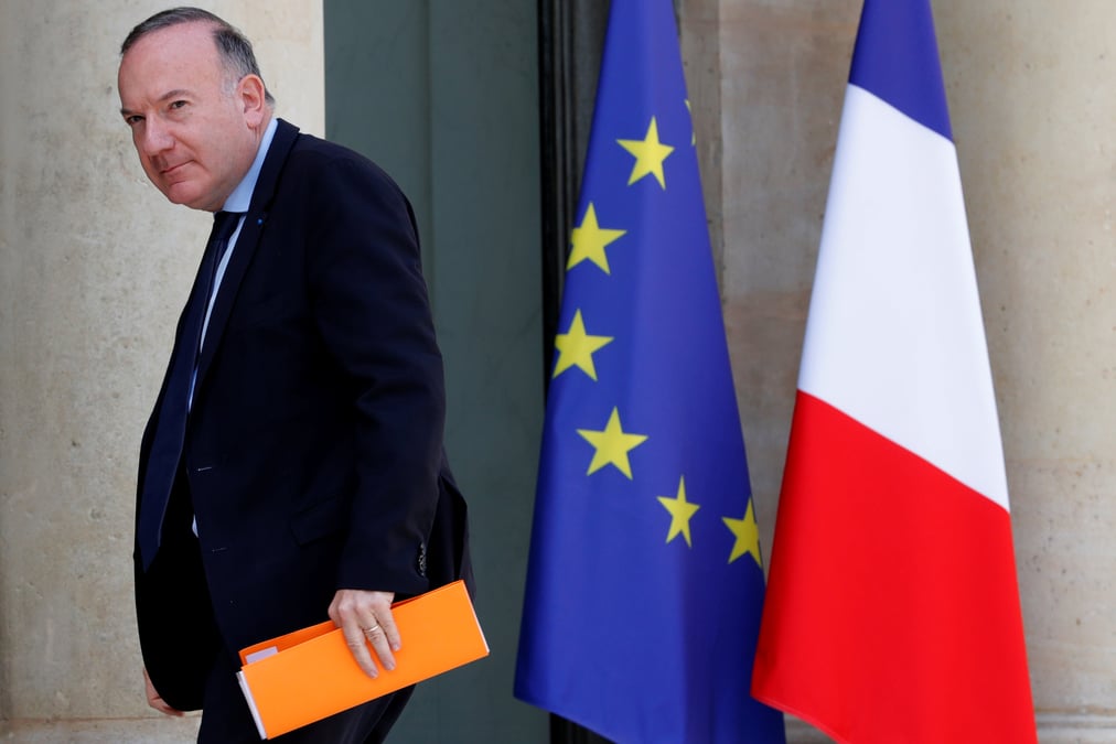 Gattaz presse macron de baisser le cout du travail et de reformer