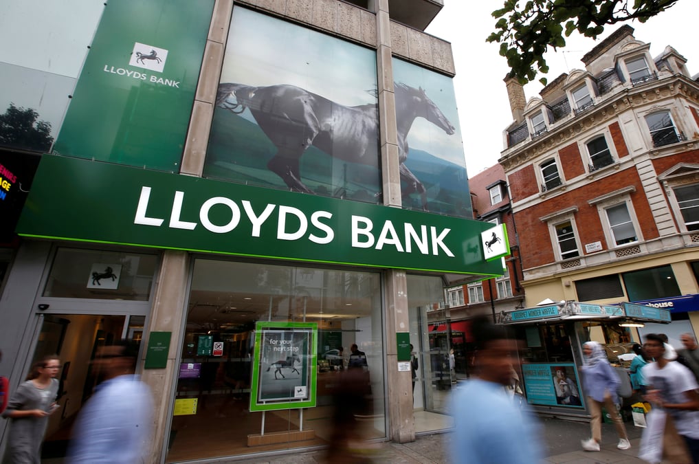 Grande-bretagne: les grandes banques pretes a se montrer plus intrusives