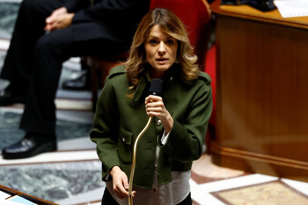 La porte-parole du gouvernement francais, maud bregeon, s'exprime a l'assemblee nationale a paris