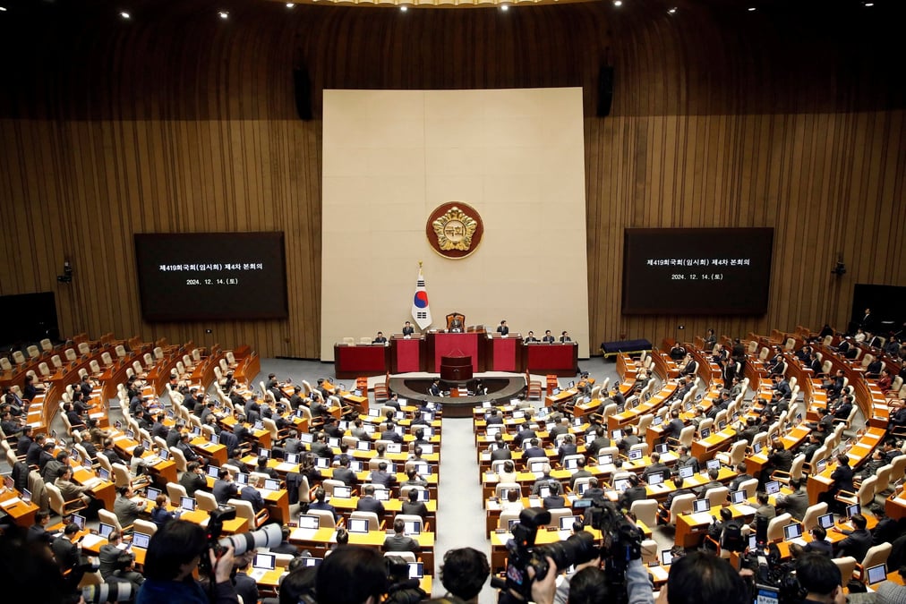 Les legislateurs sud-coreens lors d'une seance pleniere du vote de destitution du president yoon suk yeol a l'assemblee nationale a seoul
