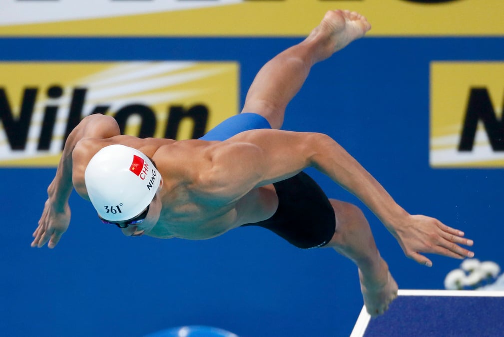 Ning zetao sacre sur 100m nage libre