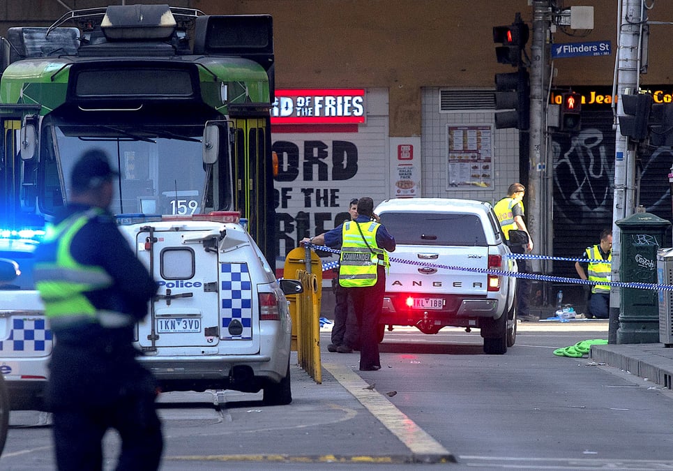 Attentat a la voiture belier a melbourne, le conducteur arrete