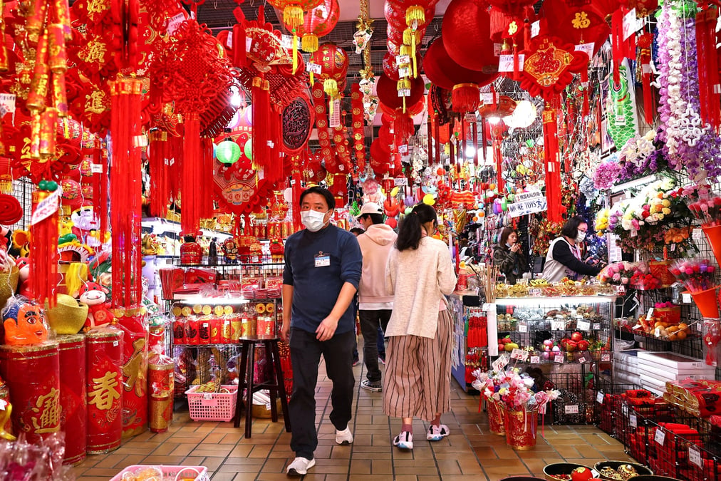 Chine: l'activite des services a progresse a un plus faible en 10 mois